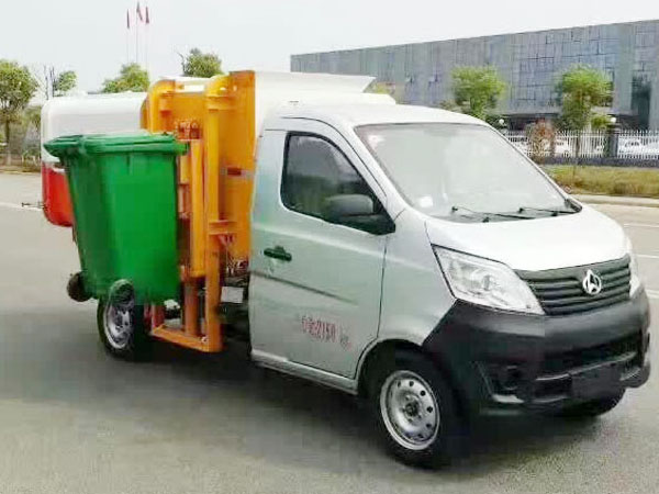 重慶長安掛桶式垃圾車