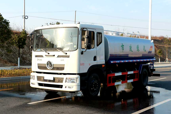 東風13.7方灑水車